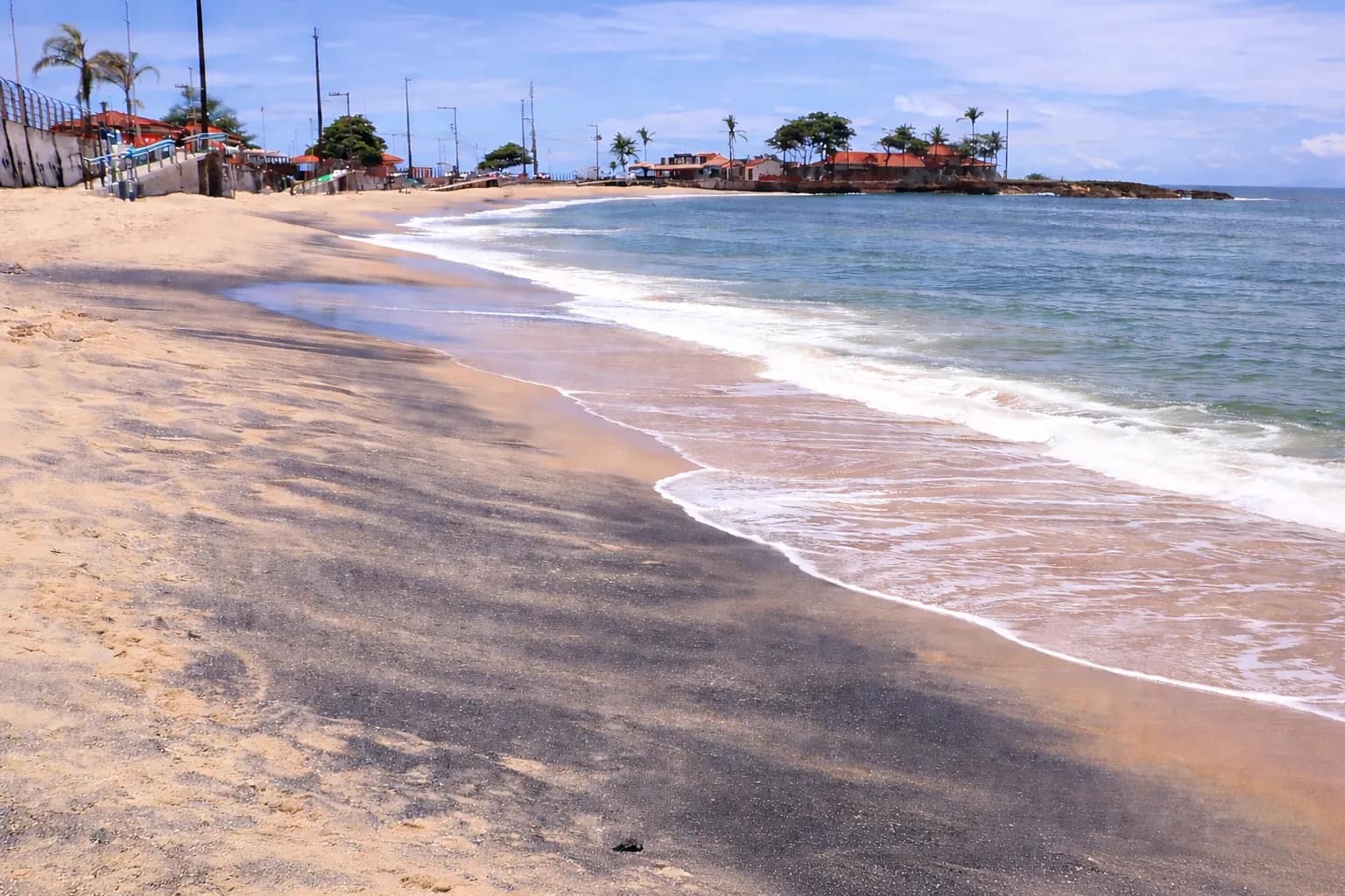 Praia da Areia Preta em Guarapari ES