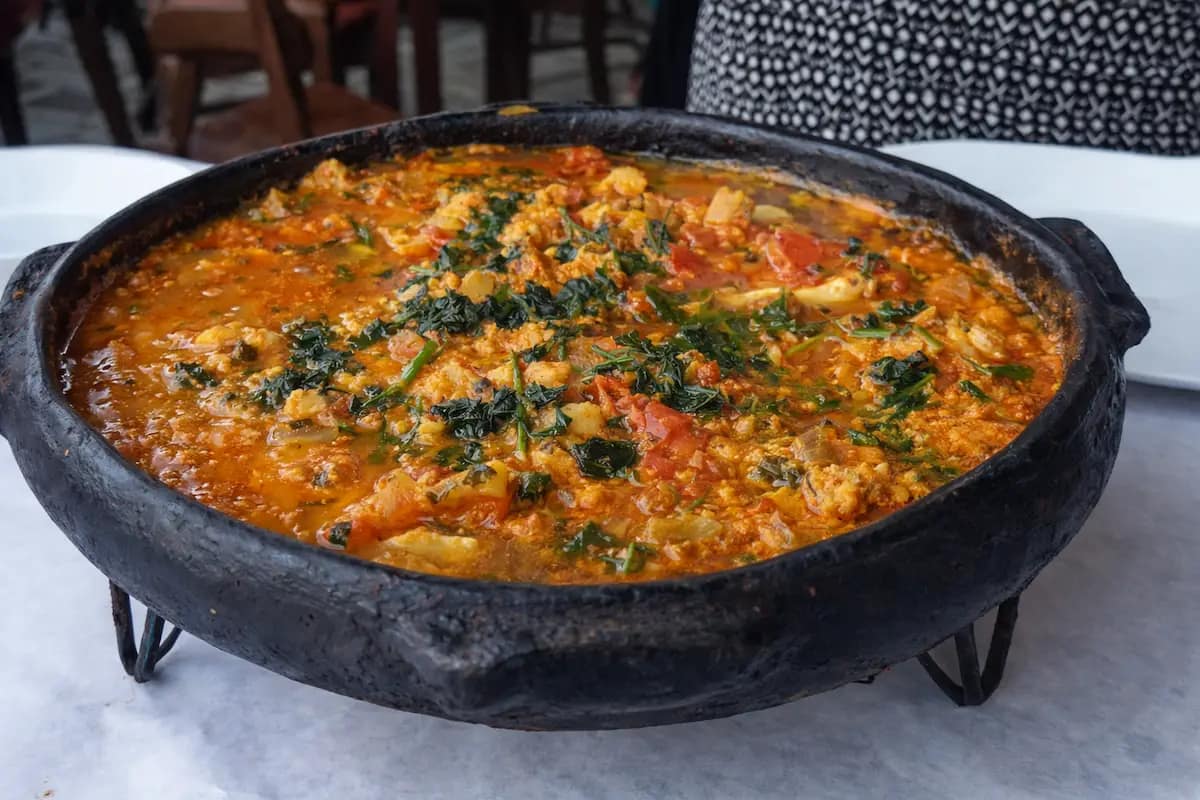 Moqueca capixaba autêntica Moqueca capixaba panela de barro